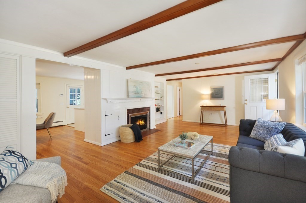 269 Laws Brook Rd, Concord, MA 01742