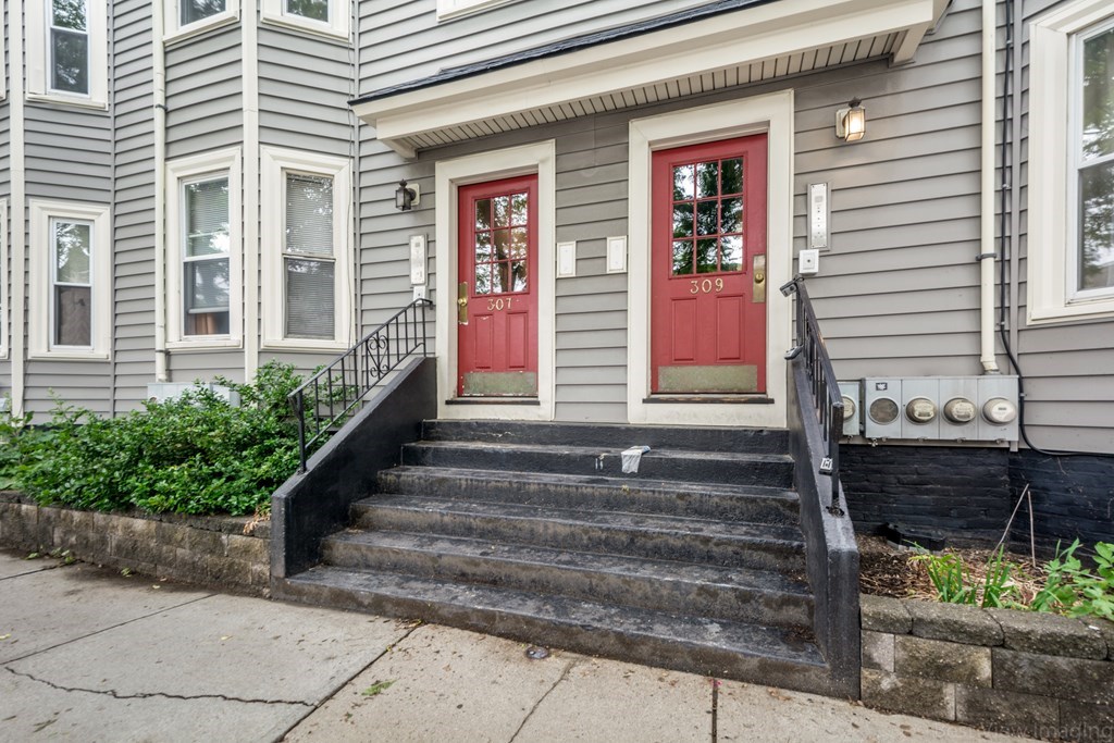 307-309 Elm St, Cambridge, MA 02139
