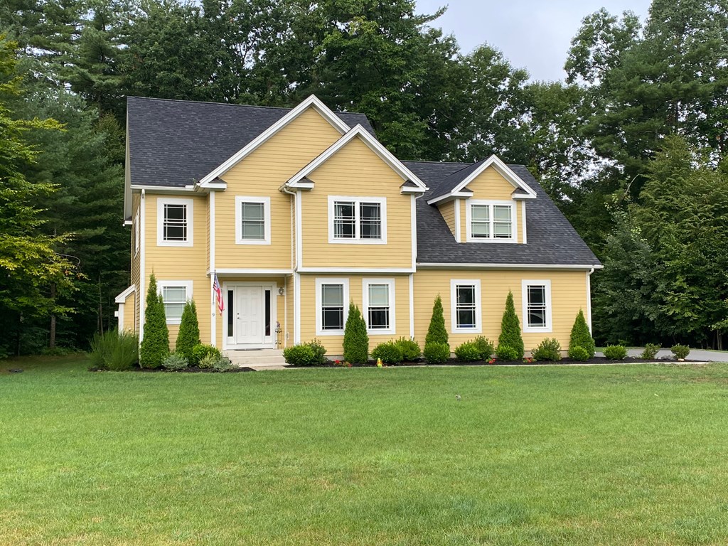 9 Indian Pipe Dr, Hadley, MA 01035