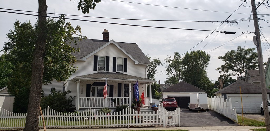 13 Davenport St, Chicopee, MA 01013