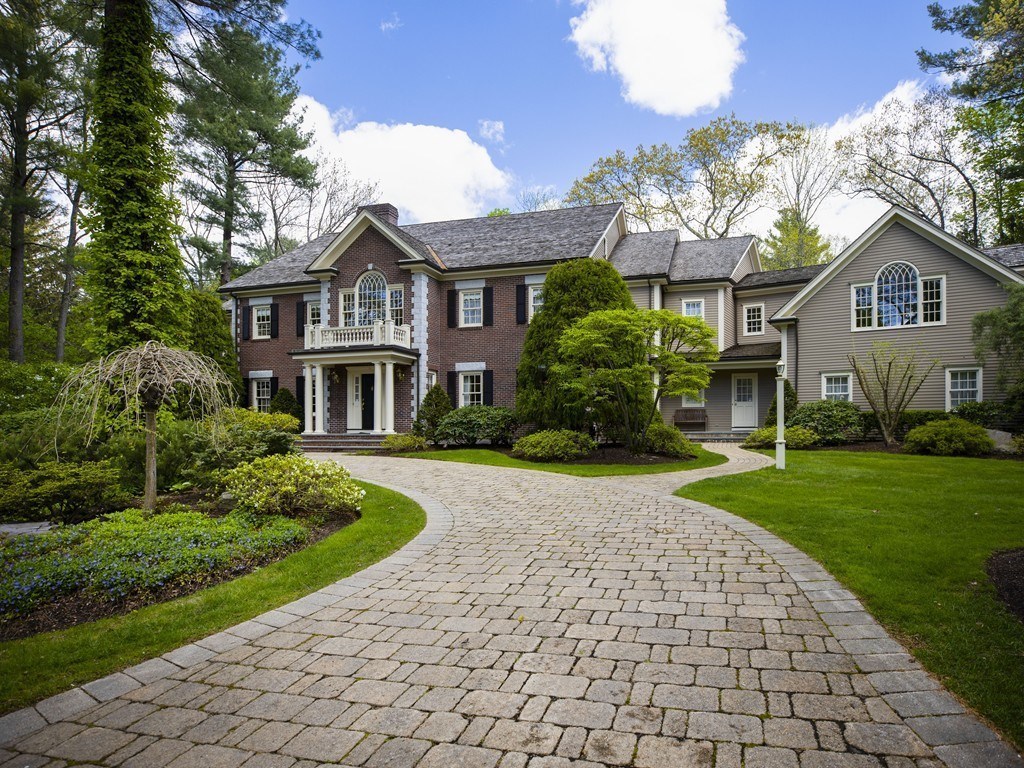 108 Dover Rd, Wellesley, MA 02482