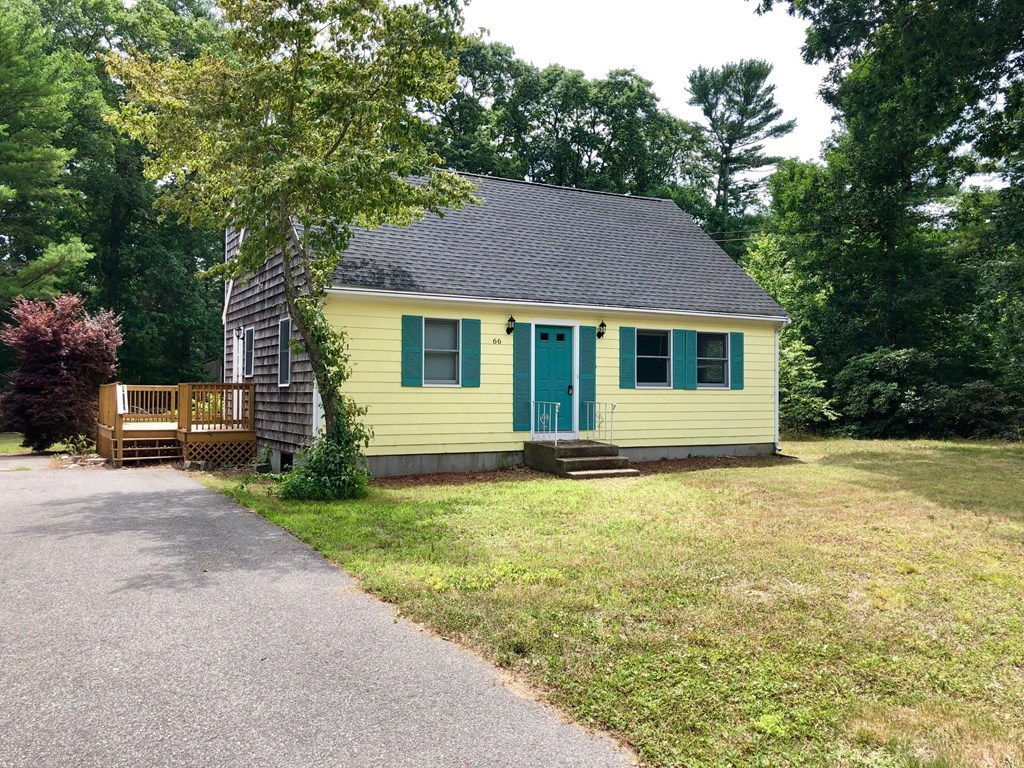 66 Purchase St, Carver, MA 02330