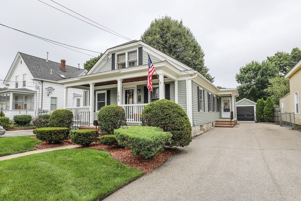 103 4Th Ave, Lowell, MA 01854