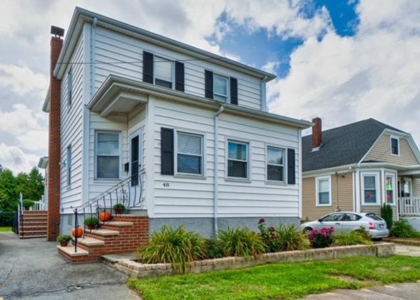 48 Slocum St, Acushnet, MA 02743