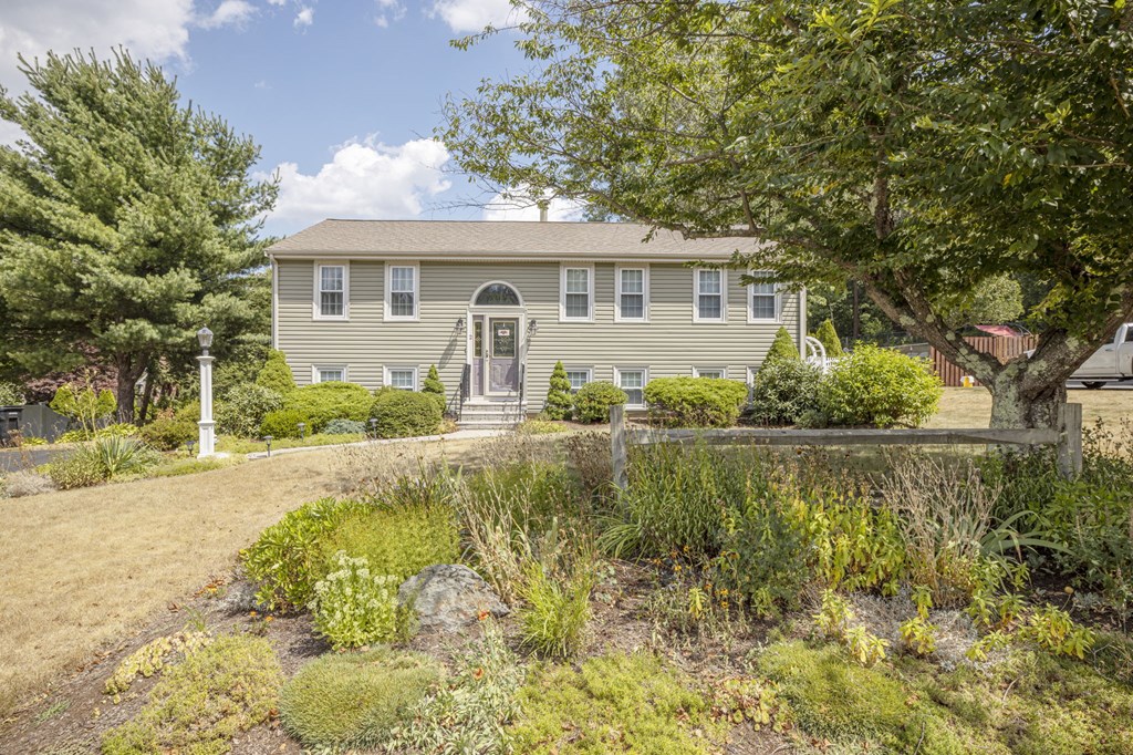 2 Rainbow Circle, Bridgewater, MA 02324