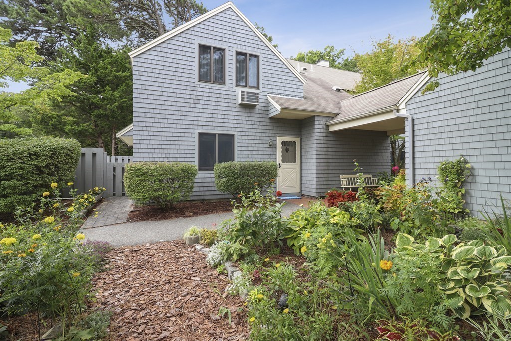 19 Landing Ln, Brewster, MA 02631