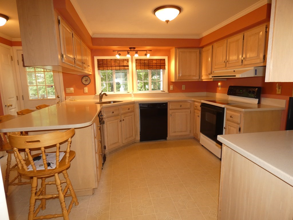 21 Trailwood Drive, Bridgewater, MA 02324