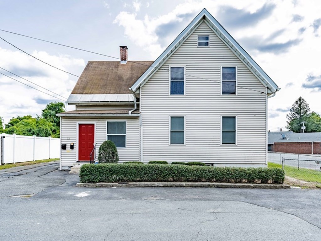 32 Front St, Chicopee, MA 01013