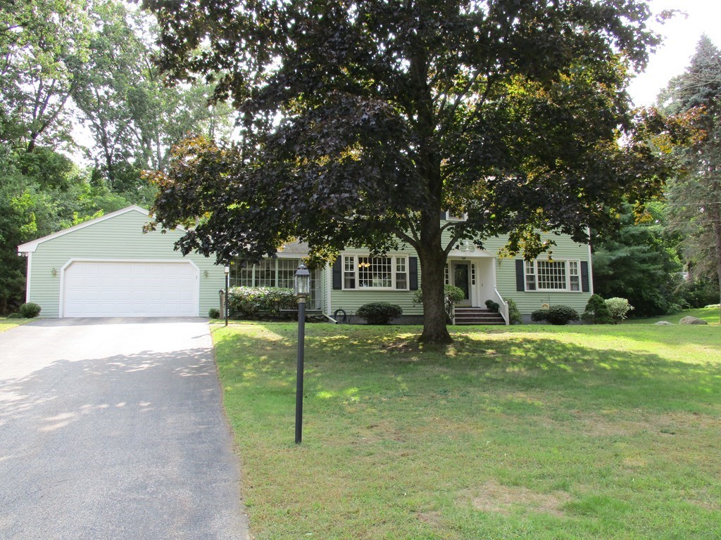 8 Ray Hill Drive, Chelmsford, MA 01824