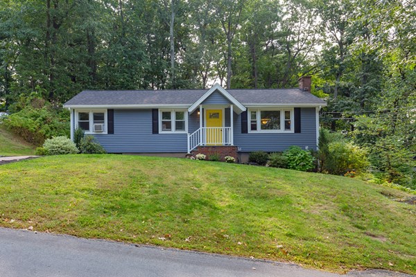 27 Carey Avenue, Burlington, MA 01803