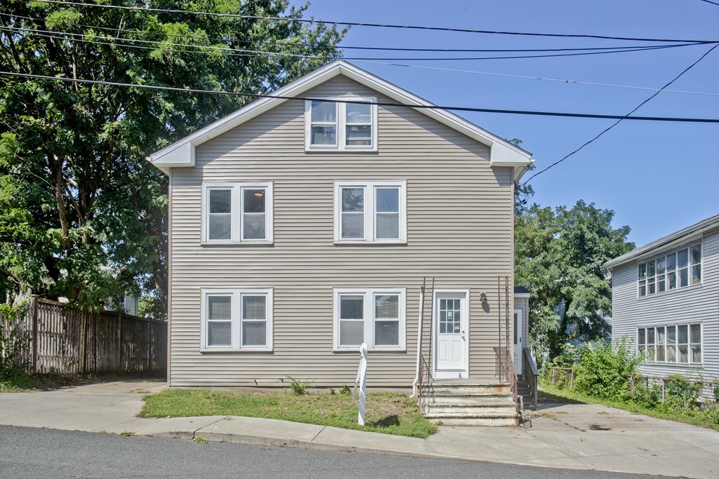 16 Rolf Ave, Chicopee, MA 01020