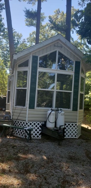 49 E Brimfield Holland RD, Brimfield, MA 01010