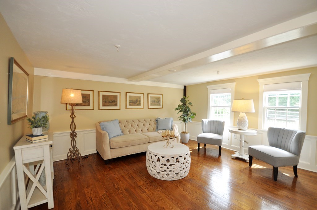 1 Stephen Lane Drive, Bedford, MA 01730