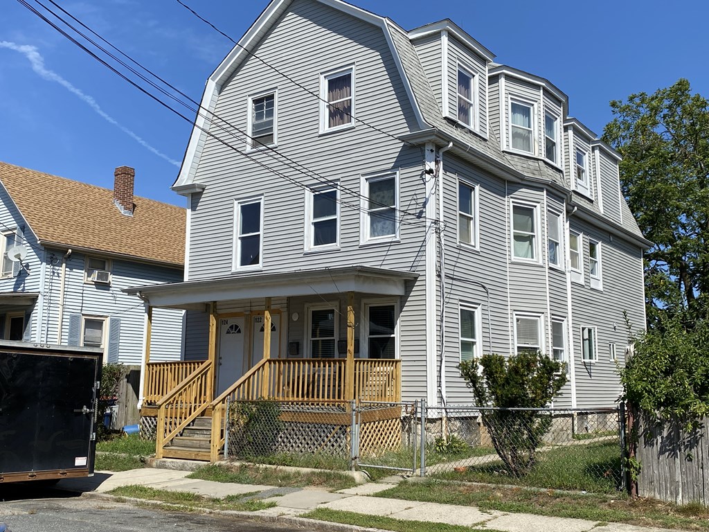 122-124 Florence St, New Bedford, MA 02740