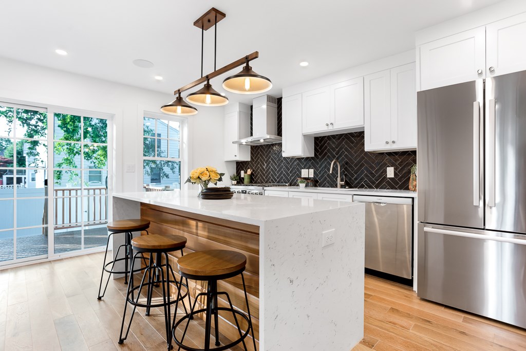 14 Beacon St, Arlington, MA 02474