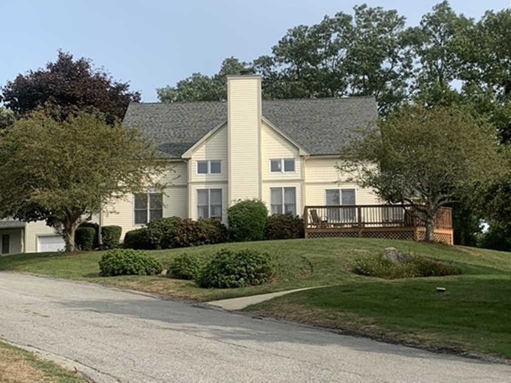 27 Lilac Drive, Dartmouth, MA 02747