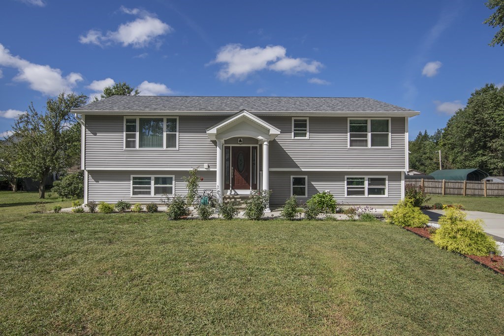 102 Winthrop St, Chicopee, MA 01020