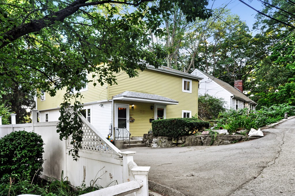 35-37 Summit St, Arlington, MA 02474