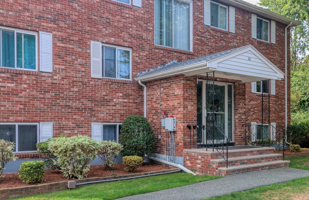 62 Purchase St, Danvers, MA 01923