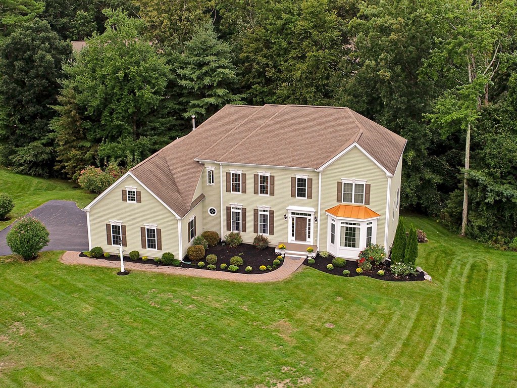 33 Canterbury Hill Rd, Acton, MA 01720