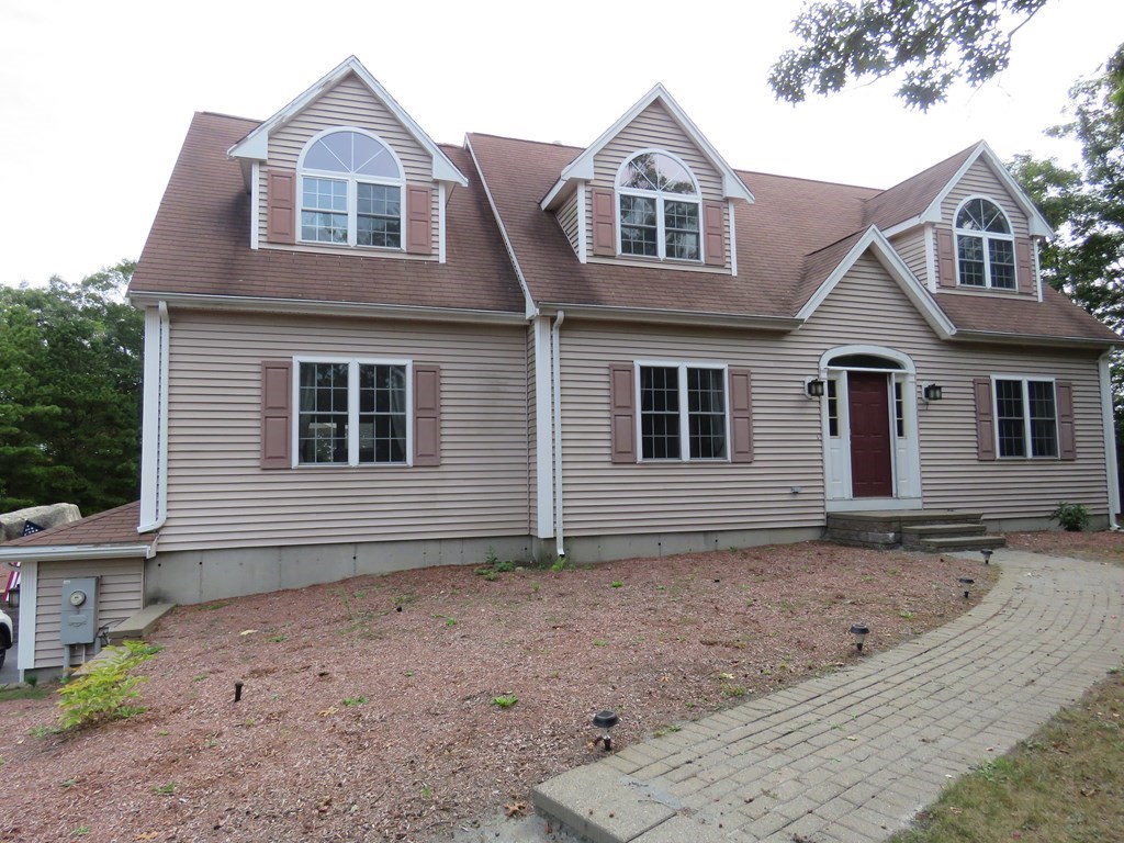 7 Pleasant Harbour Rd, Plymouth, MA 02360