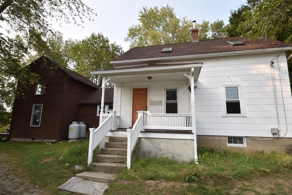 415-417 Meadow Street, Amherst, MA 01002