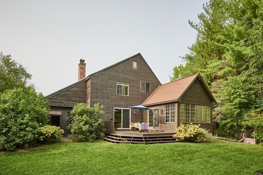 150 W Pomeroy Lane, Amherst, MA 01002