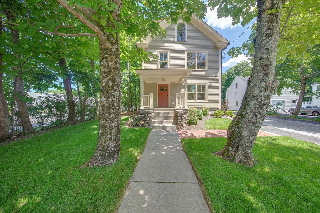 21 North Rd, Bedford, MA 01730
