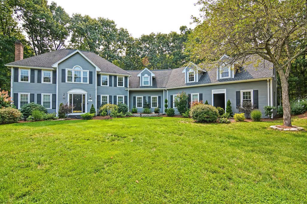 292 Candlestick Rd, North Andover, MA 01845