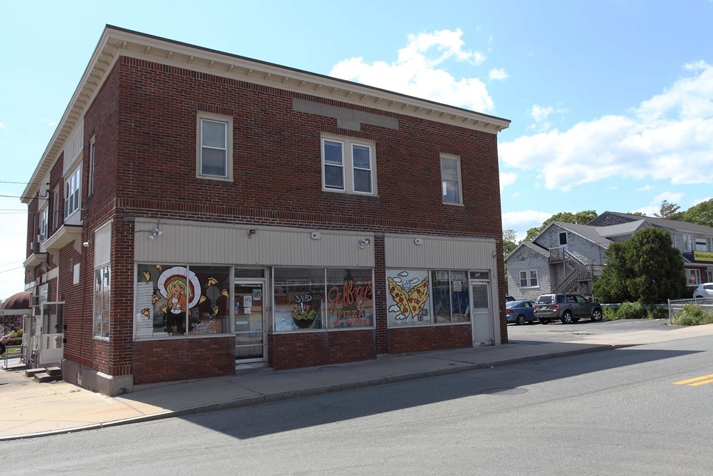 77-79 Slocum St, Acushnet, MA 02743