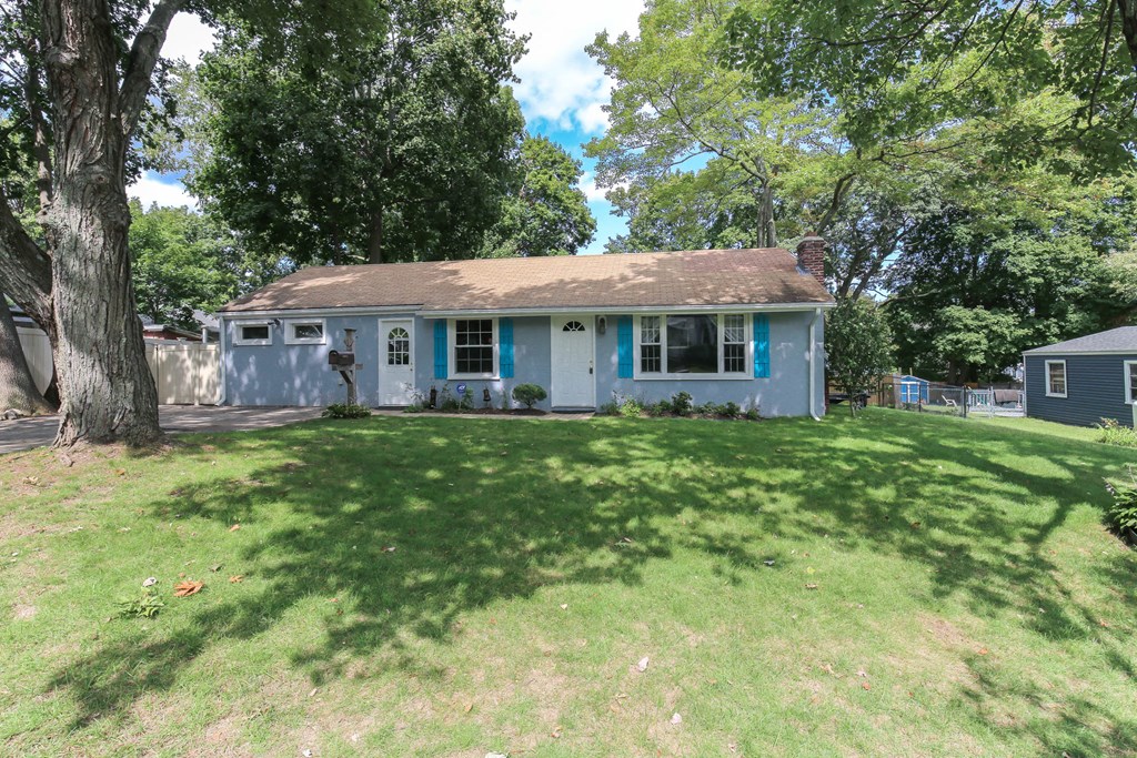 1 Beverly Rd, Auburn, MA 01501