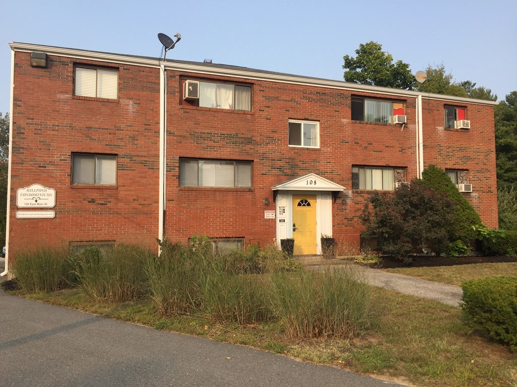 108 East Main St, Ayer, MA 01432