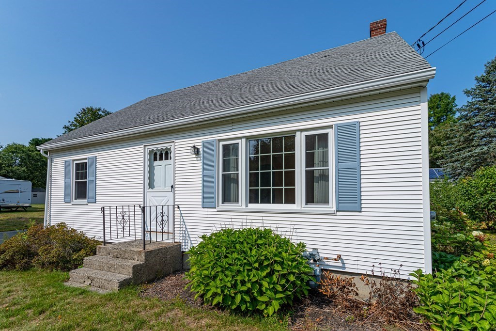5 Mark St, Ayer, MA 01432