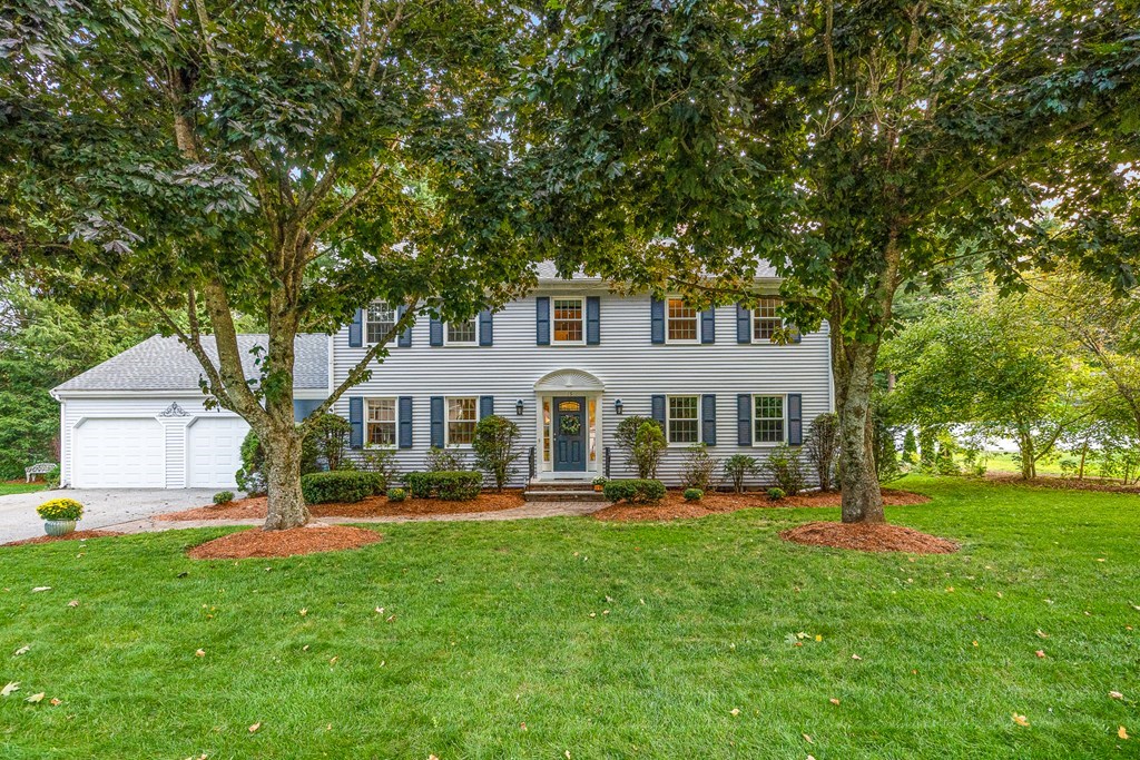 15 EASTWAY, Reading, MA 01867