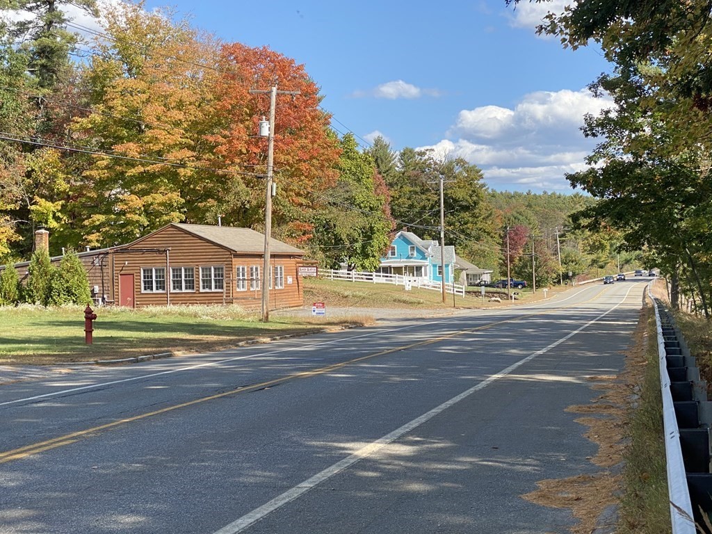 1067 Worcester Rd, Barre, MA 01005
