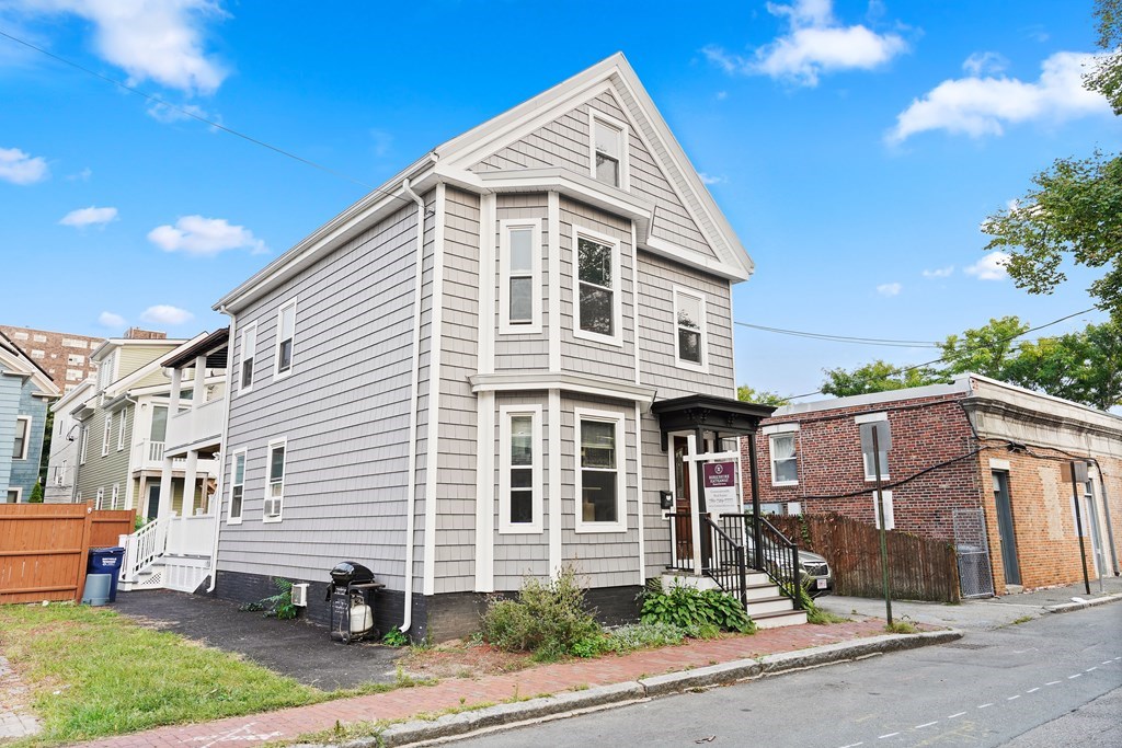 9-9A Oak St, Cambridge, MA 02139