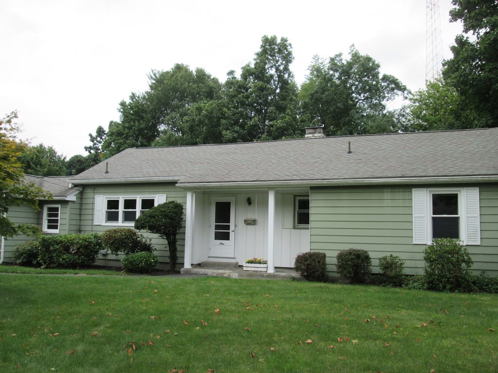 9 Lowell Ave, Holden, MA 01520