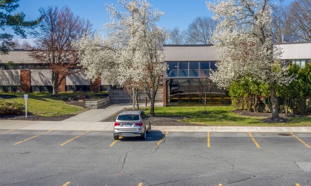 290 Baker Ave, Concord, MA 01742