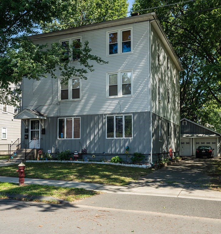 24 Saint Anthony St, Chicopee, MA 01013