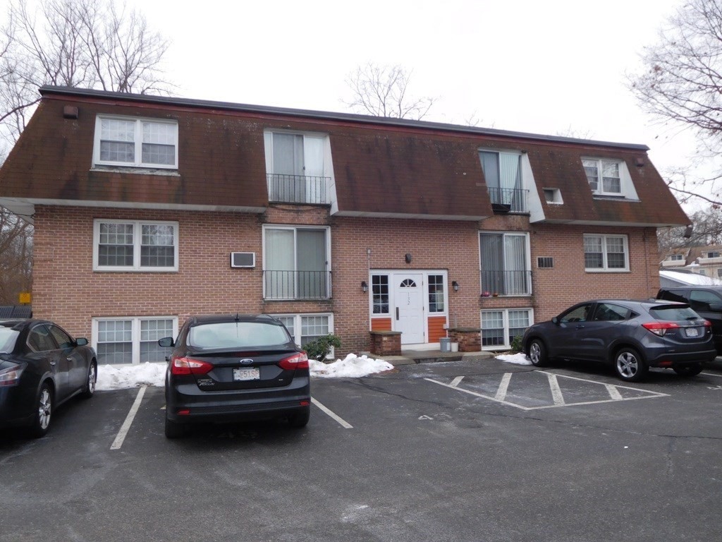 132 Boylston Lane, Lowell, Massachusetts, MA 01852, 2 Bedrooms Bedrooms, 4 Rooms Rooms,Condos,For Sale,4967505