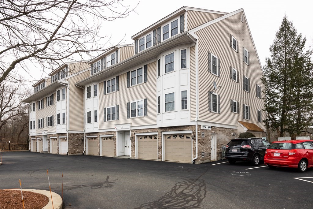 22 Forge Pond, Canton, Massachusetts, MA 02021, 2 Bedrooms Bedrooms, 4 Rooms Rooms,Condos,For Sale,4967661