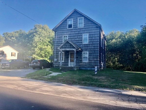 18 Third St., Webster, Massachusetts, MA 01570, 6 Bedrooms Bedrooms, 10 Rooms Rooms,2 BathroomsBathrooms,Multi-family,For Sale,5038255