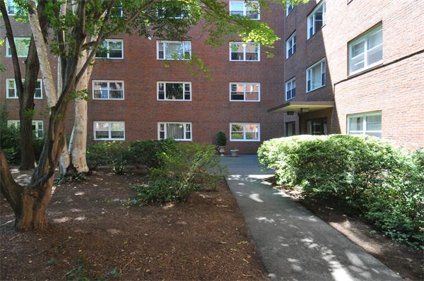 Brookline, MA - Coolidge Corner 