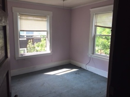 22 Woodleigh Ave, Greenfield, MA: $130,000