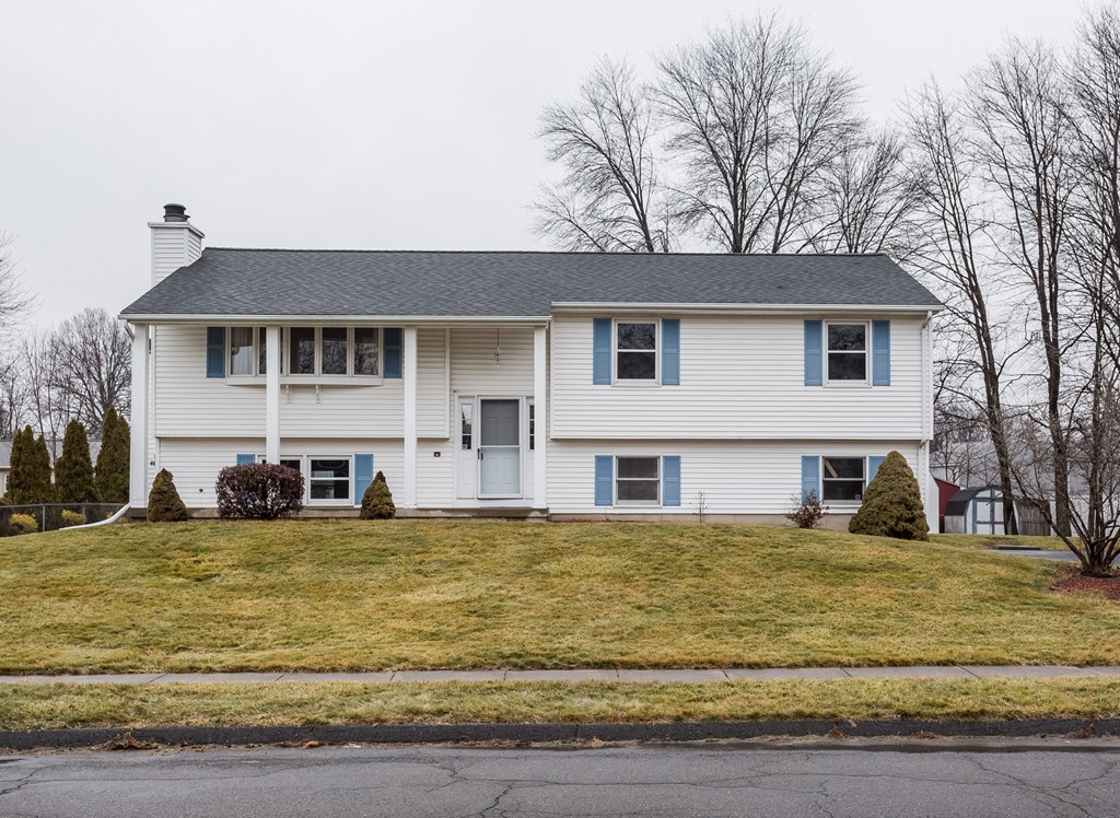 15 Eleanor Enfield Ma Mls 72111900