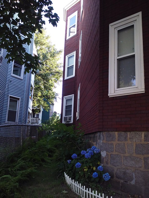 261 East Cottage Street 2 Boston Ma 02125 Dorchester