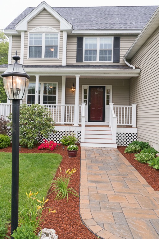 Robyn Magenheim The Sullivan Realty Group