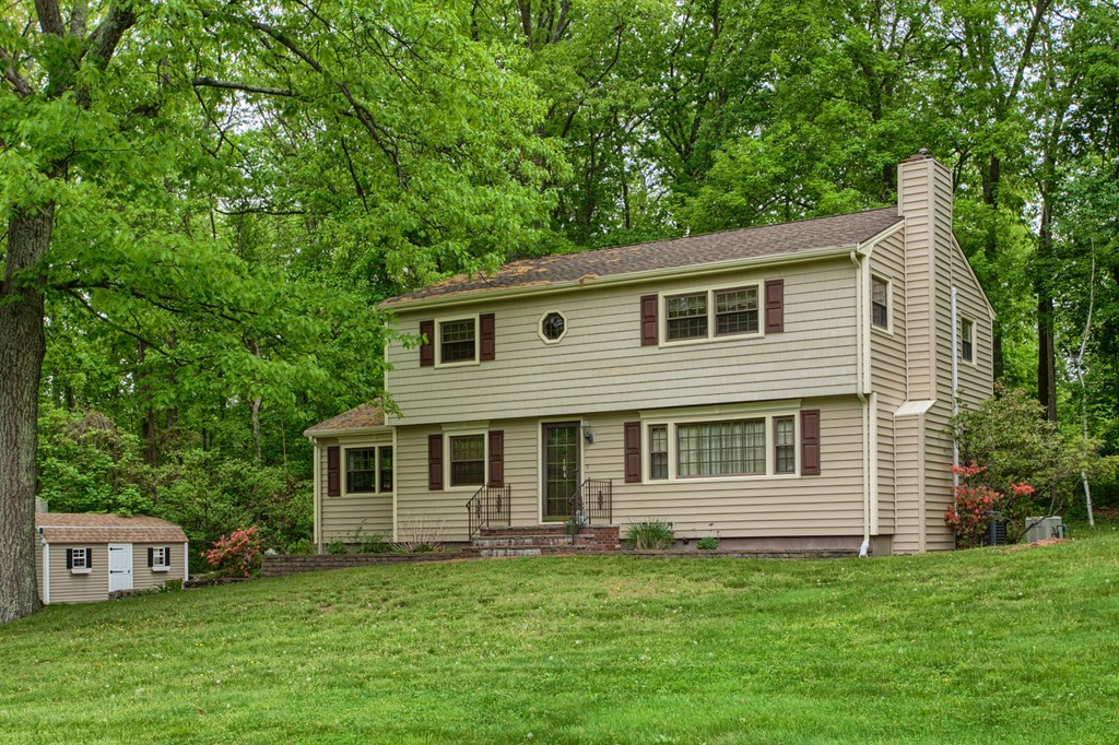 106 Lake St Salem Nh 03079 Sold Listing Mls 72332945