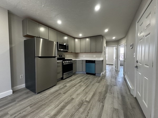 90 Hammond Street, Apt 4