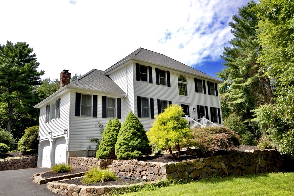 Robyn Magenheim The Sullivan Realty Group